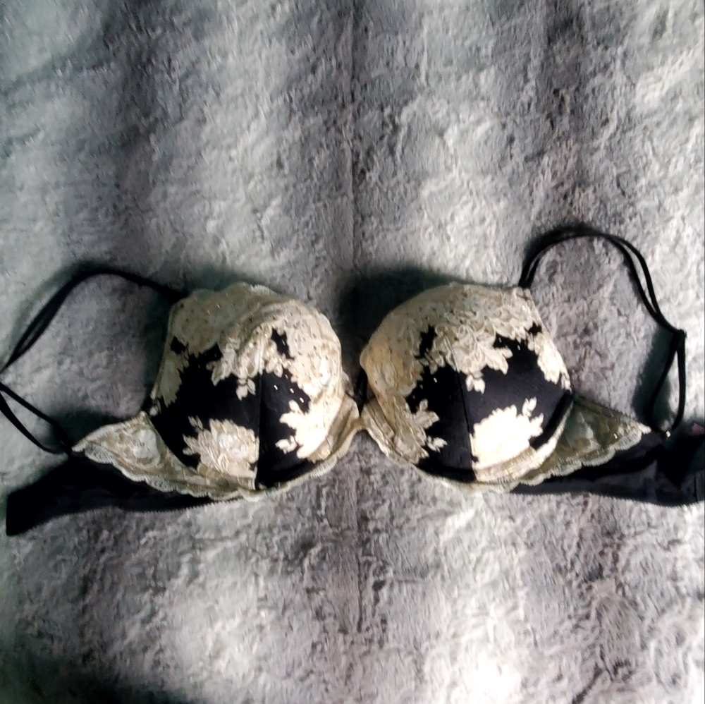 Victoria secret very sexy push up bra